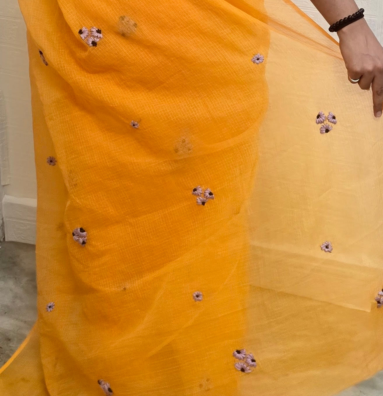 Kesariya guldaastaan saree