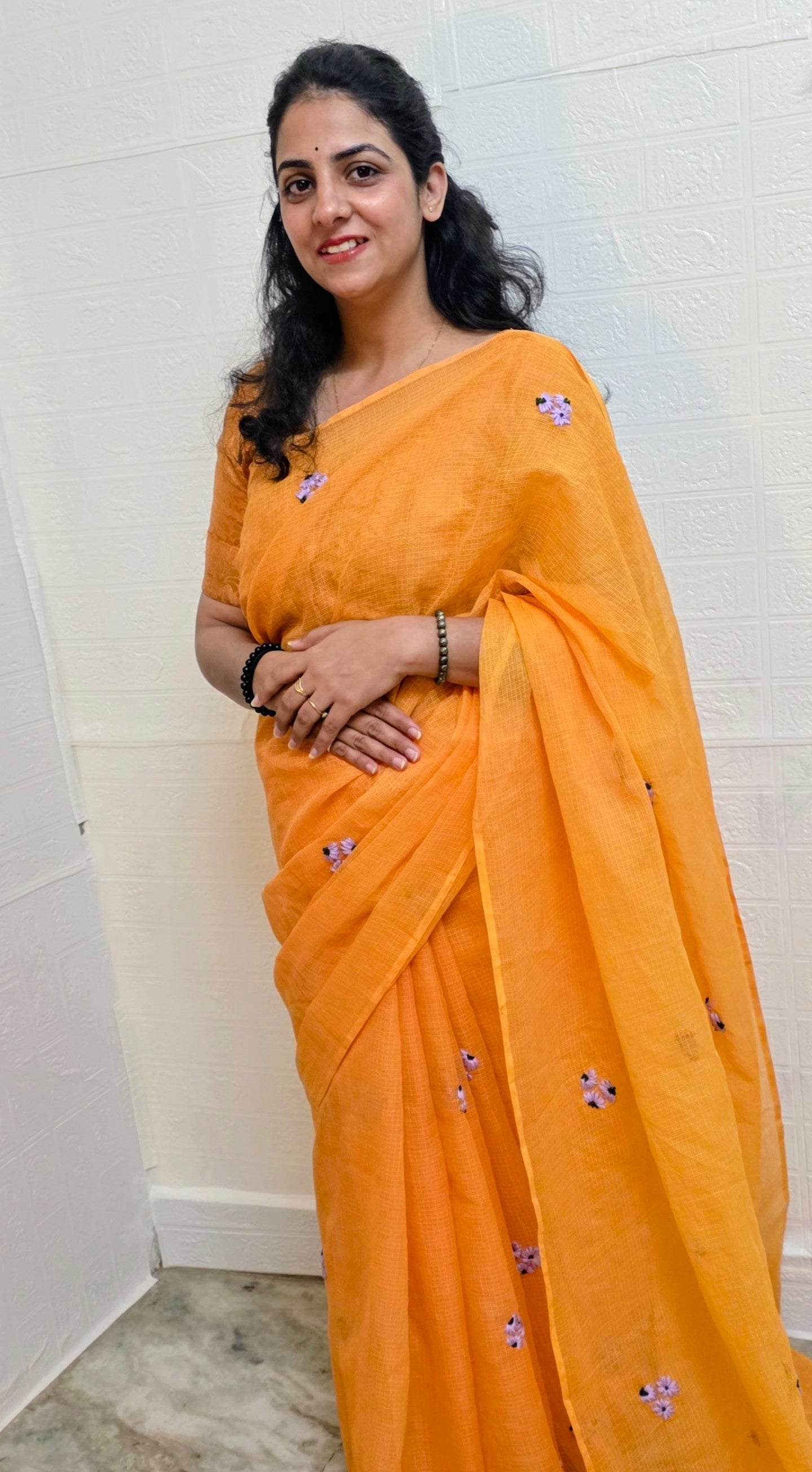 Kesariya guldaastaan saree